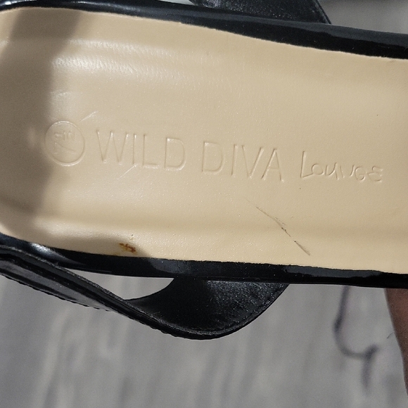 Wild Diva Black Heeled Sandals with Furry Straps - Picture 2 of 5